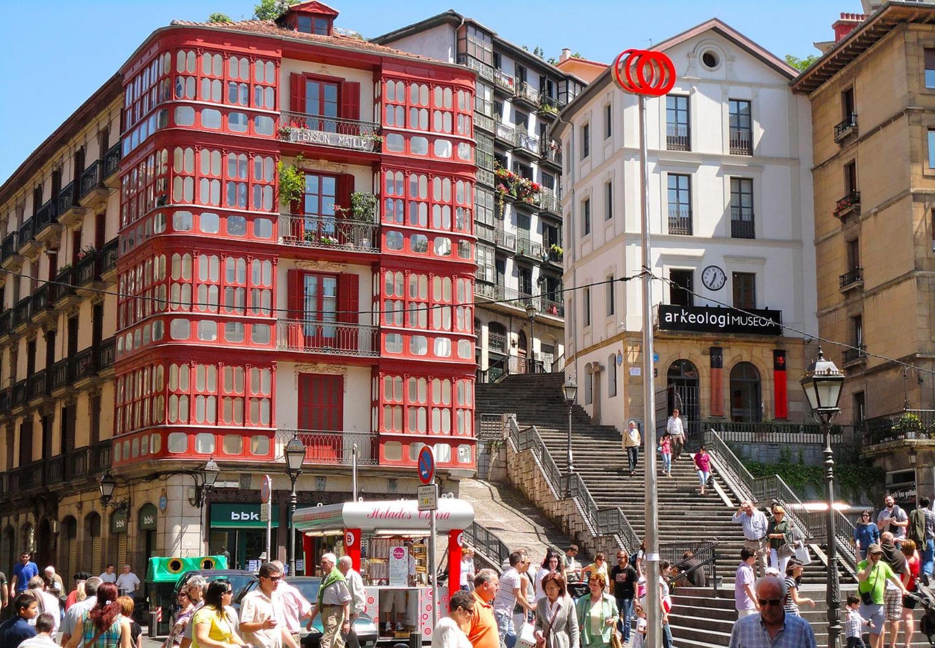 Old Town Core Next To Plaza Nueva Bilbao Exterior photo